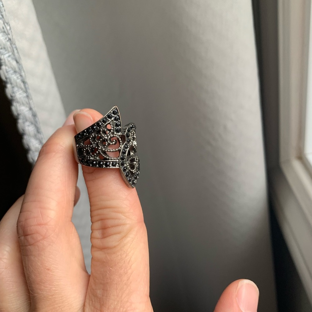 Gothic style statement ring - Picture 4 of 6